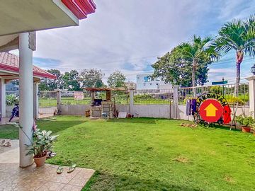 Two Story House with Accessory Dwelling Unit For Sale in South Pacific Golf