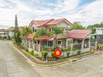 Two Story House with Accessory Dwelling Unit For Sale in South Pacific Golf