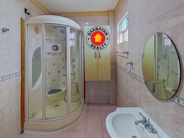 Two Story House with Accessory Dwelling Unit For Sale in South Pacific Golf