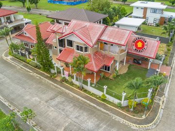 Two Story House with Accessory Dwelling Unit For Sale in South Pacific Golf