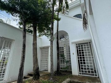 Newly Renovated, Elegant Golf Townhouse for sale in Manila Southwoods
