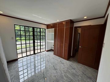 Newly Renovated, Elegant Golf Townhouse for sale in Manila Southwoods