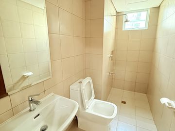 2 Bedroom Ready For Occupancy Condominium in Pasay City- Palm Beach West