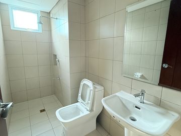 2 Bedroom Ready For Occupancy Condominium in Pasay City- Palm Beach West