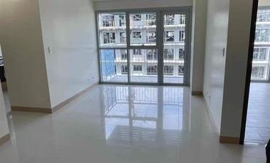 91sqm  Bayshore Residential Resort 2 with 2Br and Parking FOR SALE in Paranaque