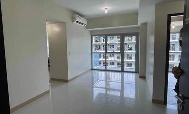 91sqm  Bayshore Residential Resort 2 with 2Br and Parking FOR SALE in Paranaque