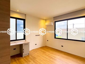 Sleek Industrial Abode! 4 Bedrooms Brand New House & Lot for Sale