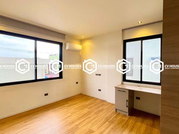 Sleek Industrial Abode! 4 Bedrooms Brand New House & Lot for Sale