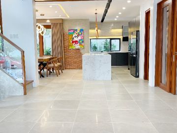 FOR SALE: South Forbes Silang Brand New House near CALAX Nuvali