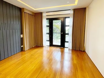 FOR SALE: South Forbes Silang Brand New House near CALAX Nuvali