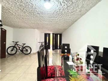 Casa Bifamiliar en venta por el Guayabal