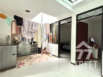 Casa Bifamiliar en venta por el Guayabal