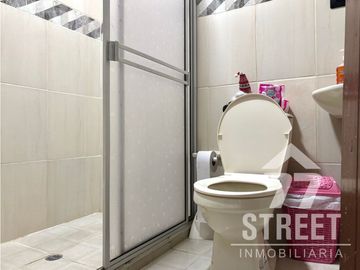 Casa Bifamiliar en venta por el Guayabal