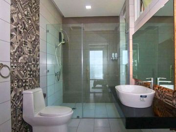 Luxury Oceanfront Resort with Stunning Views For Sale in Camotes Island, Cebu