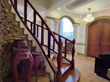 Victorian Style House for sale in Angeles City near Marquee Mall