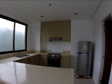 3 Bedroom condominium Unit for Sale in Woodridge Place Tagaytay.