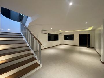 For Sale Brand New 4 Bedrooms Residential House in Greenheights Village