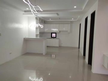14M For Sale 3 Storey House & Lot with 2CG in Dela Paz Upper Antipolo LSS