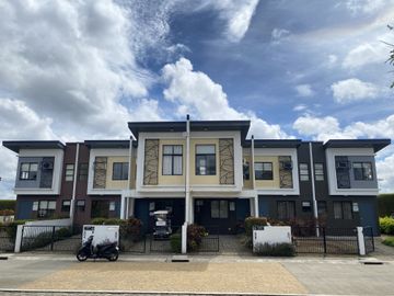 FOR SALE: 2BR VACATION HOUSE NEAR TAGAYTAY AND NASUGBU BEACHES