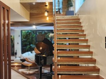 Furnished Luxurious Modern Asian Contemporary Home in Alviera Ayala