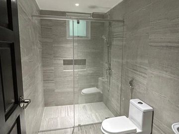 HOUSE & LOT FOR SALE: 4 Bedroom 353sqm 5 Bath + 2 Staff Room - Avida Settings at Nuvali