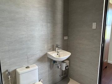 HOUSE & LOT FOR SALE: 4 Bedroom 353sqm 5 Bath + 2 Staff Room - Avida Settings at Nuvali