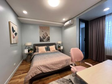 San Juan Townhouse Secured and Modern near  Pinaglabanan and Santolan SD