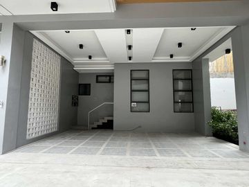 San Juan Townhouse Secured and Modern near  Pinaglabanan and Santolan SD