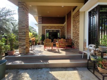 4 BR MODERN FAMILY HOUSE AND LOT WITH SHADED GARAGE