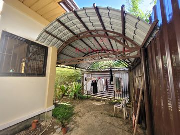 4 BR MODERN FAMILY HOUSE AND LOT WITH SHADED GARAGE