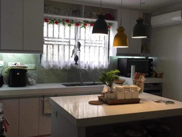 Semi-Fursnished House & Lot Alta Monte Tagaytay for SALE! 429 sqm at 26M neg