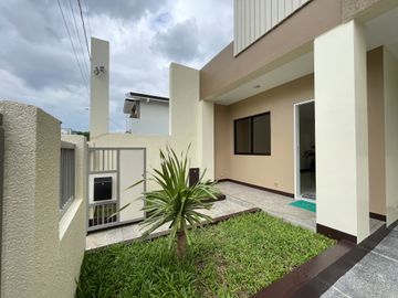GRAND PARKPLACE BRAND NEW HOUSE AND LOT FOR SALE