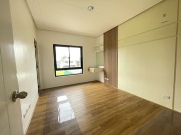 GRAND PARKPLACE BRAND NEW HOUSE AND LOT FOR SALE (DELONIX)