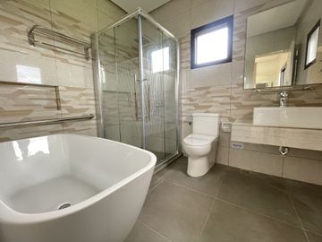 GRAND PARKPLACE BRAND NEW HOUSE AND LOT FOR SALE (DELONIX)