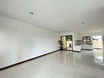 GRAND PARKPLACE BRAND NEW HOUSE AND LOT FOR SALE (DELONIX)