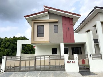 GRAND PARKPLACE BRAND NEW HOUSE AND LOT FOR SALE (CORRAL)