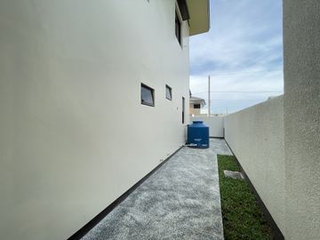 BRAND NEW HOUSE AND LOT FOR SALE IN GRAND PARKPLACE IMUS CAVITE (PALM)