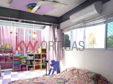 Modern Glass House with Elevator for Sale in Manila Southwoods, Carmona, Cavite