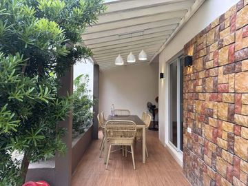 TWO STOREY HOUSE FOR SALE NEAR SNR DAU