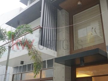 Brand New 5-Storey Townhouse with Elevator for Sale in Tomas Morato, QC