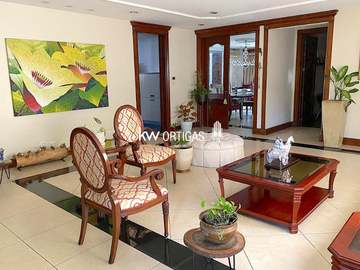 3-Storey Duplex House for Sale in Greenmeadows Subdivision, Quezon City