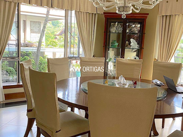 3-Storey Duplex House for Sale in Greenmeadows Subdivision, Quezon City