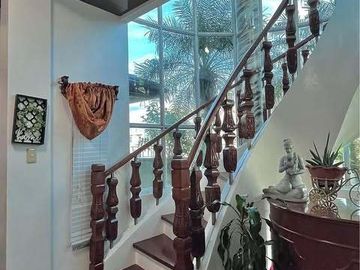 4 BR House & Lot For Sale in Tagaytay Heights
