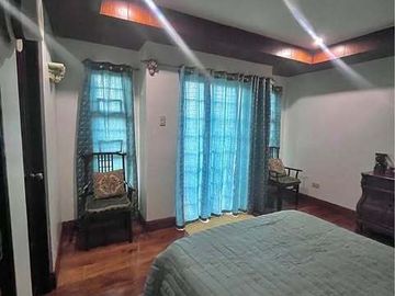 4 BR House & Lot For Sale in Tagaytay Heights