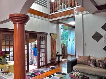 4 BR House & Lot For Sale in Tagaytay Heights