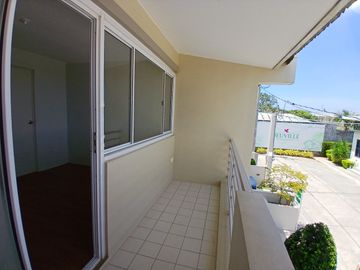 3 BRs and 2 CRs Townhouse with Balcony Near Malls and Schools in Tanza, Cavite