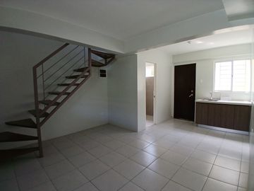 3 BRs and 2 CRs Townhouse with Balcony Near Malls and Schools in Tanza, Cavite