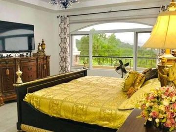 6BR Rest House For Sale in Splendido Taal Tagaytay