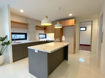 Brand New Spacious Duplex with Elevator for Sale in AFPOVAI Subdivision, Taguig