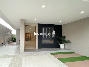Brand New Spacious Duplex with Elevator for Sale in AFPOVAI Subdivision, Taguig